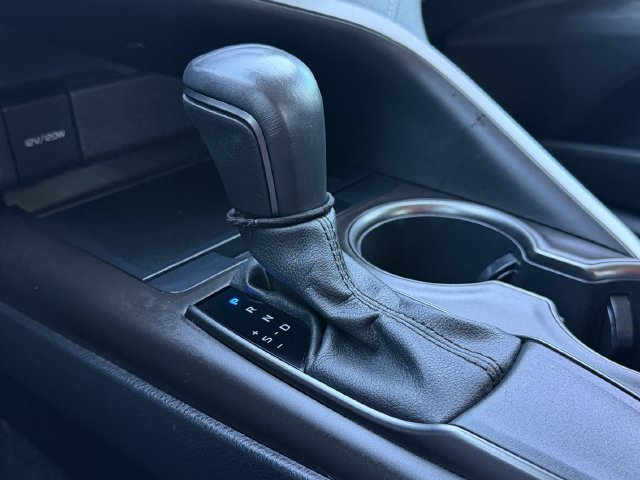 Used 2021 Toyota Camry SE FWD image 18