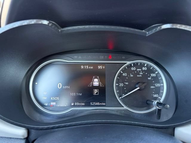 Used 2022 Nissan Versa SV FWD image 12