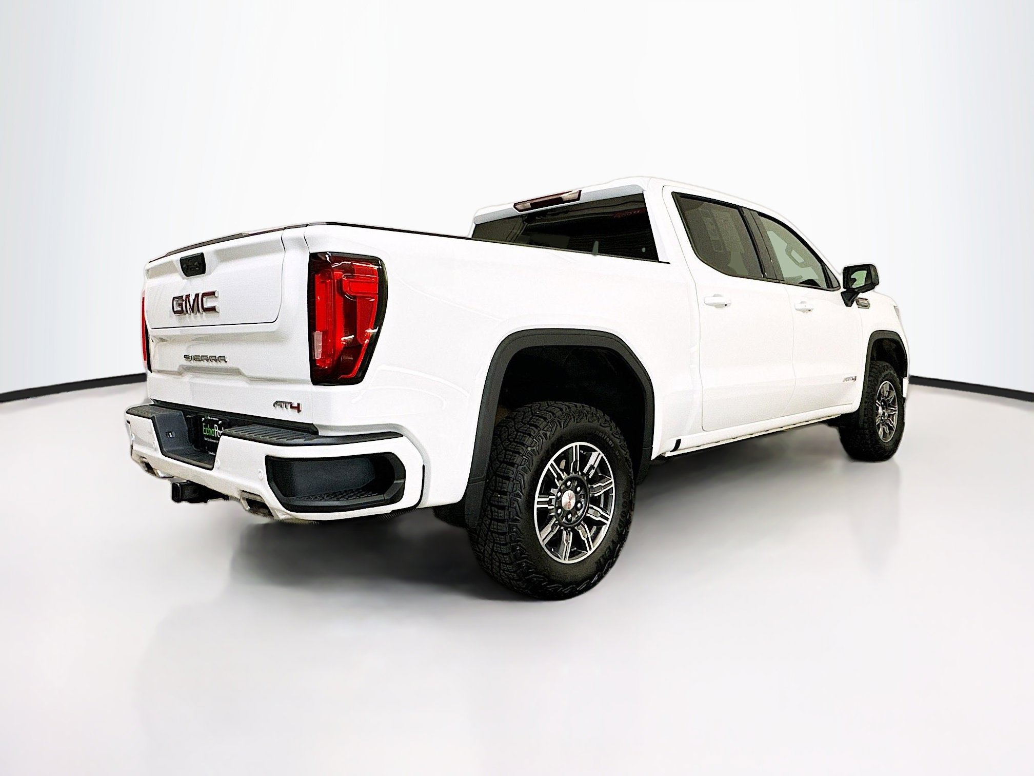 Used 2025 GMC Sierra 1500 AT4 image 9