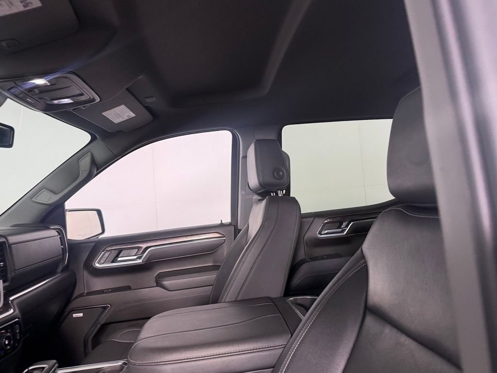 Used 2023 Chevrolet Silverado 1500 LTZ AWD/4WD image 17