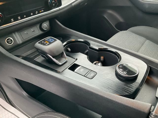 Used 2022 Nissan Rogue SV image 13