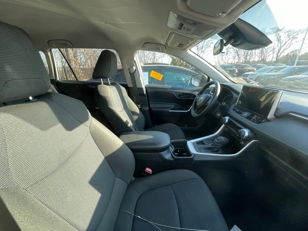 Used 2025 Toyota RAV4 LE image 8