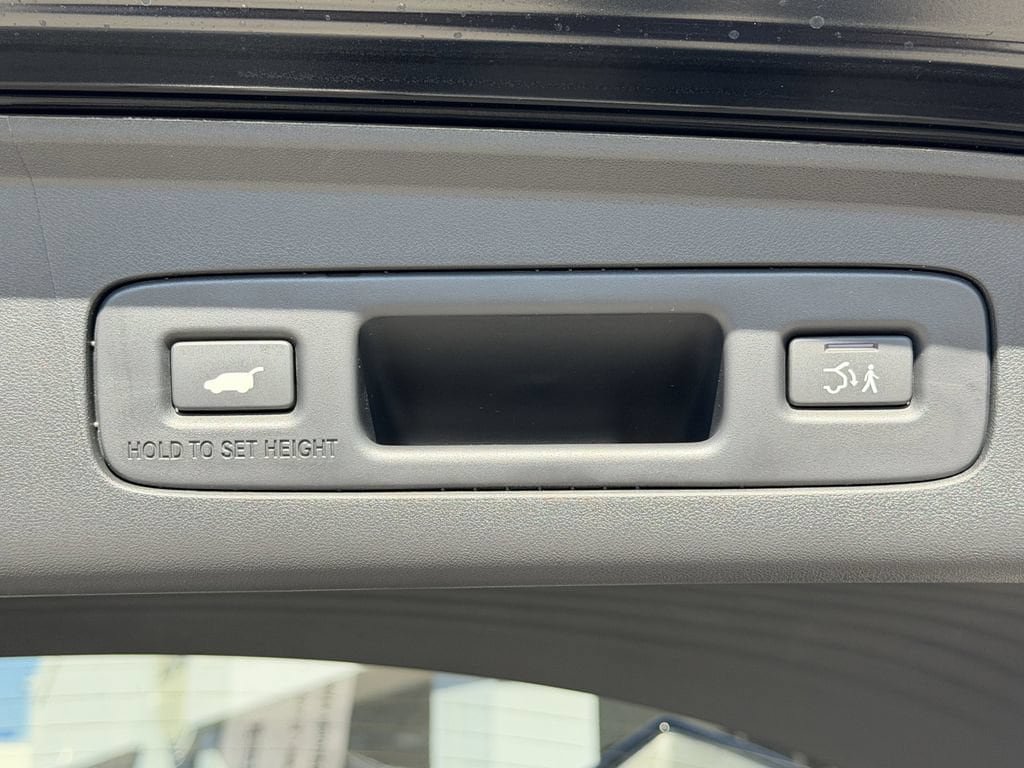 Used 2025 Acura ADX AWD image 10
