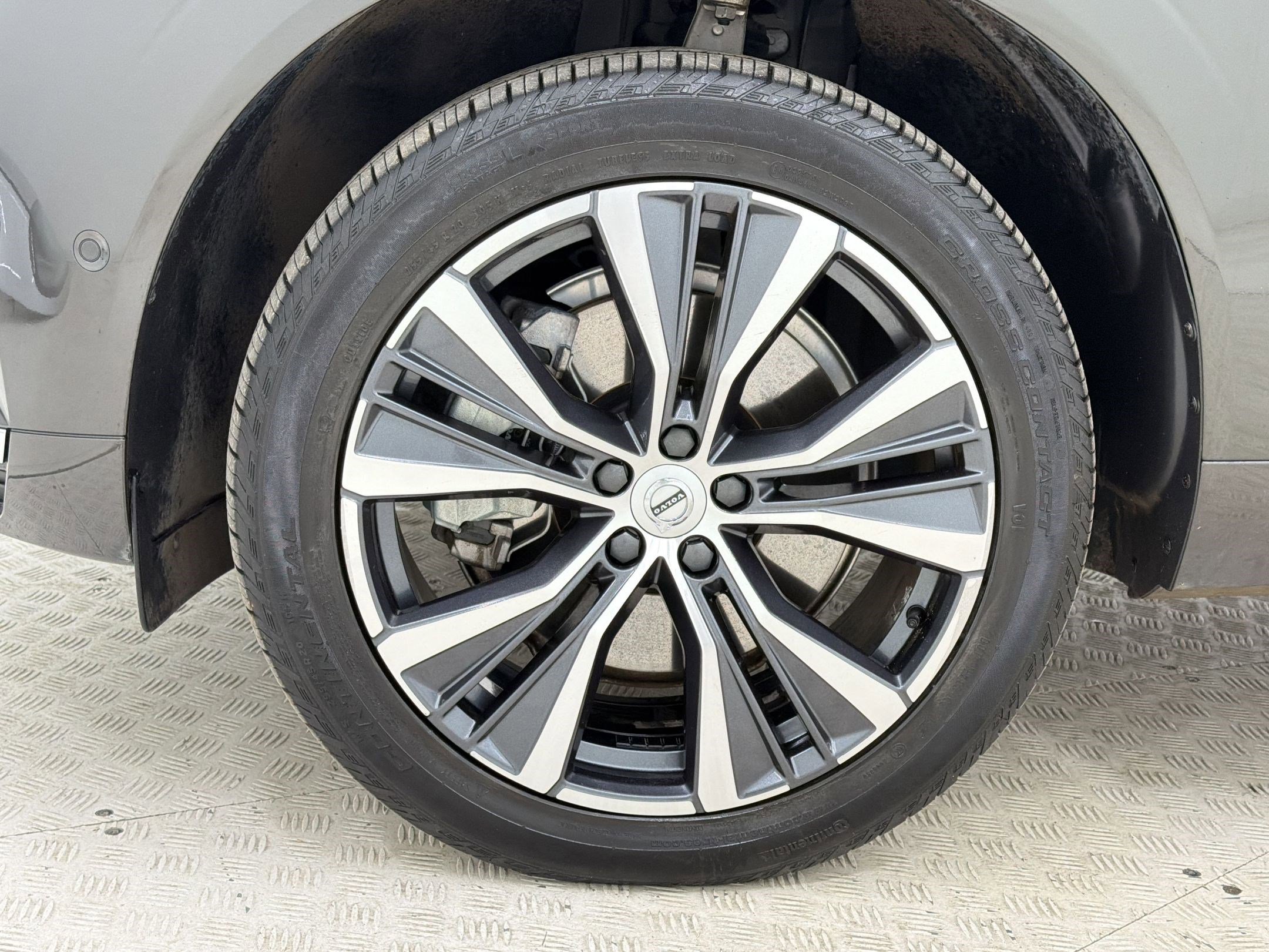 Used 2022 Volvo XC60 T8 Inscription Expression w/ Advanced Package AWD/4WD image 12