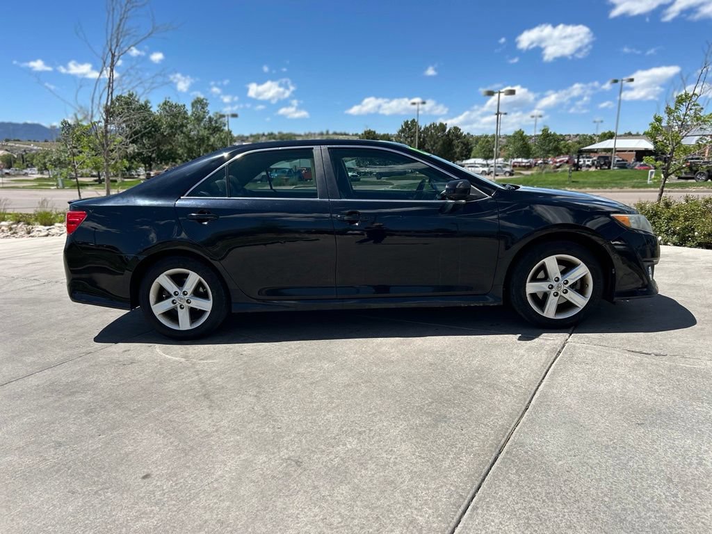 Used 2012 Toyota Camry SE w/ Leather Pkg FWD image 9