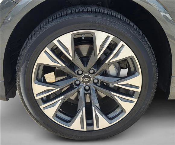 Used 2024 Audi Q8 Premium Plus w/ Premium Plus Package image 23