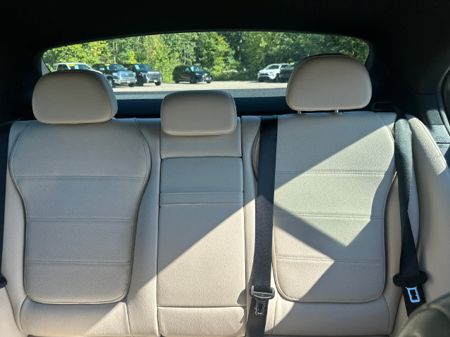 Used 2025 Mercedes-Benz C 300 4MATIC Sedan image 28