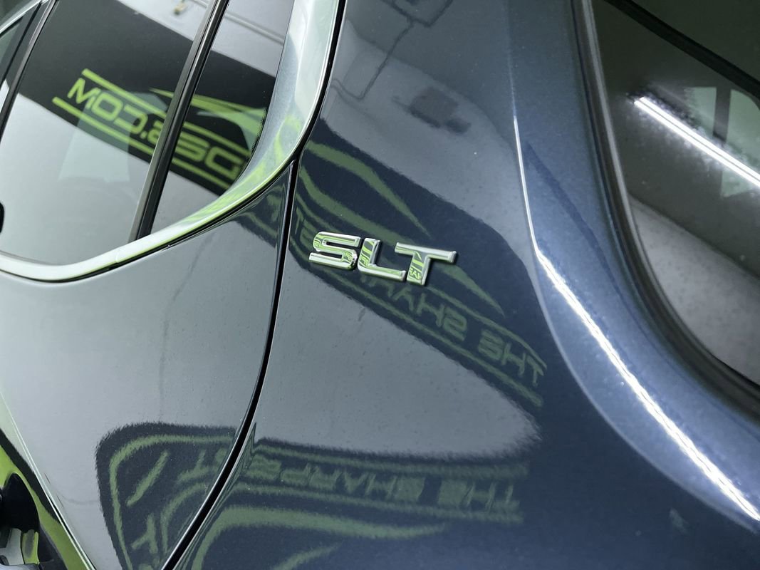 Used 2018 GMC Acadia SLT w/ LPO, Floor Liner Package FWD image 14