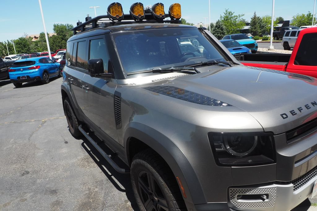 Used 2021 Land Rover Defender 110 SE AWD/4WD image 1