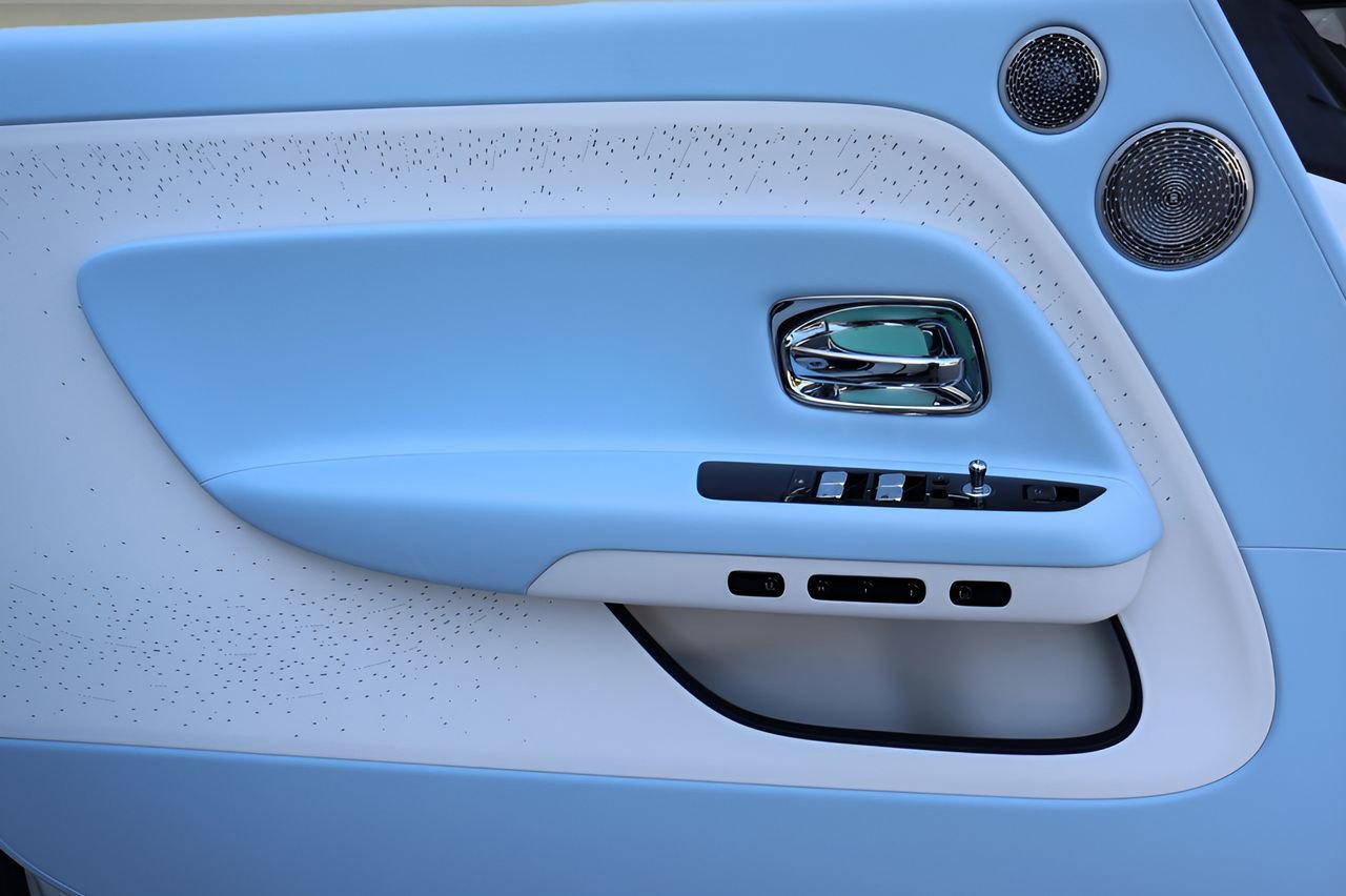 New 2026 Rolls-Royce Spectre image 13