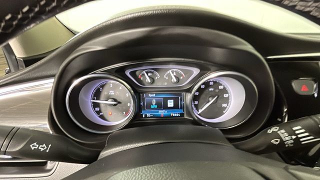 Used 2020 Buick Envision Essence FWD image 18