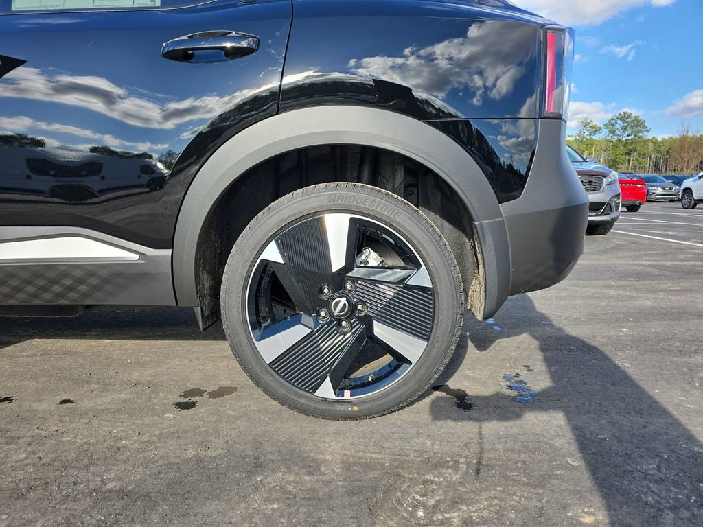 New 2026 Nissan Kicks SR FWD image 35