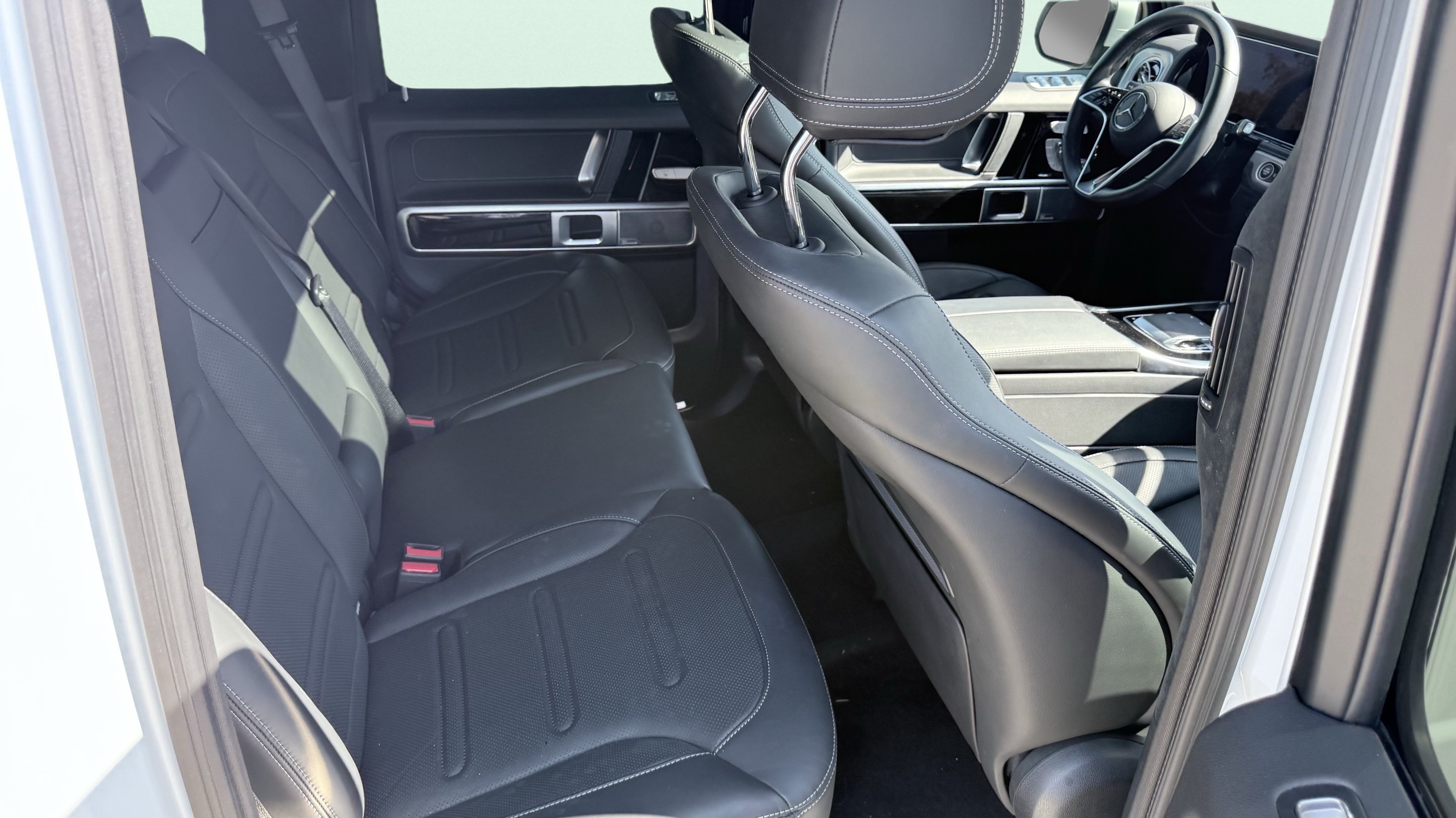 Used 2025 Mercedes-Benz G 550 image 37