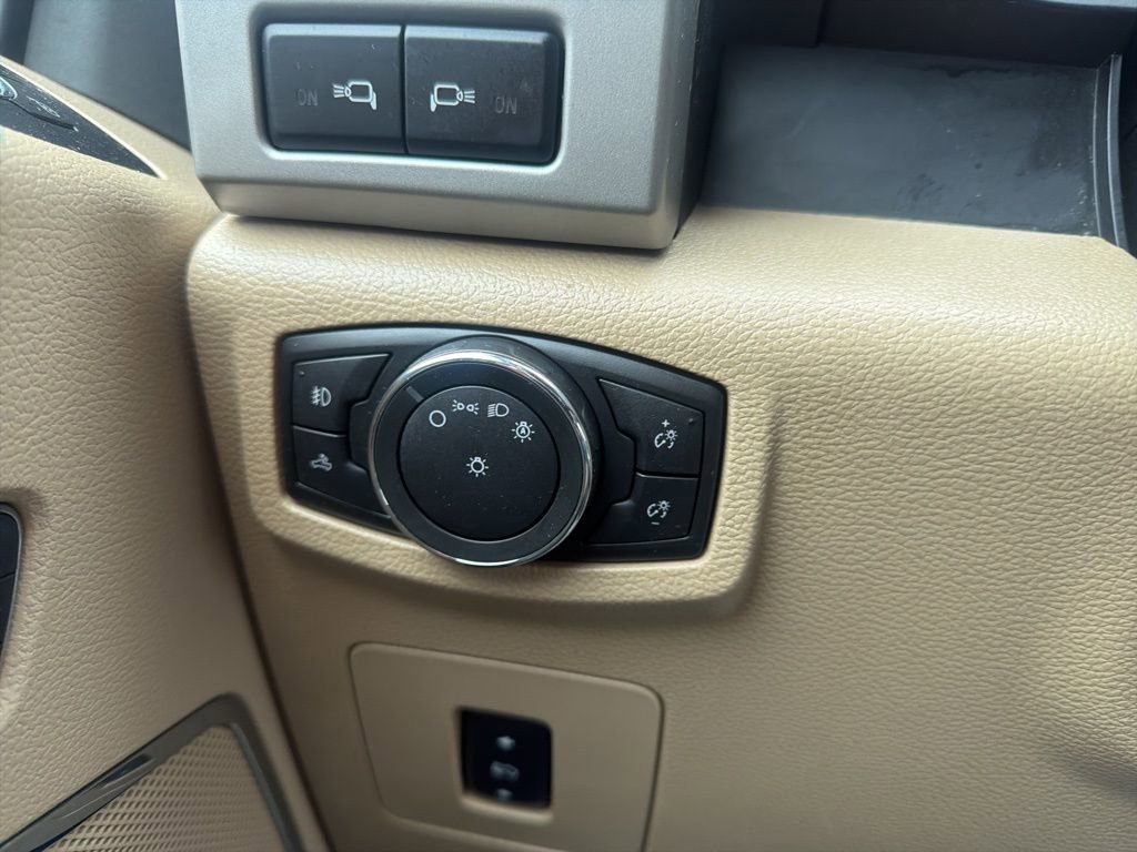 Used 2017 Ford F150 Lariat image 19