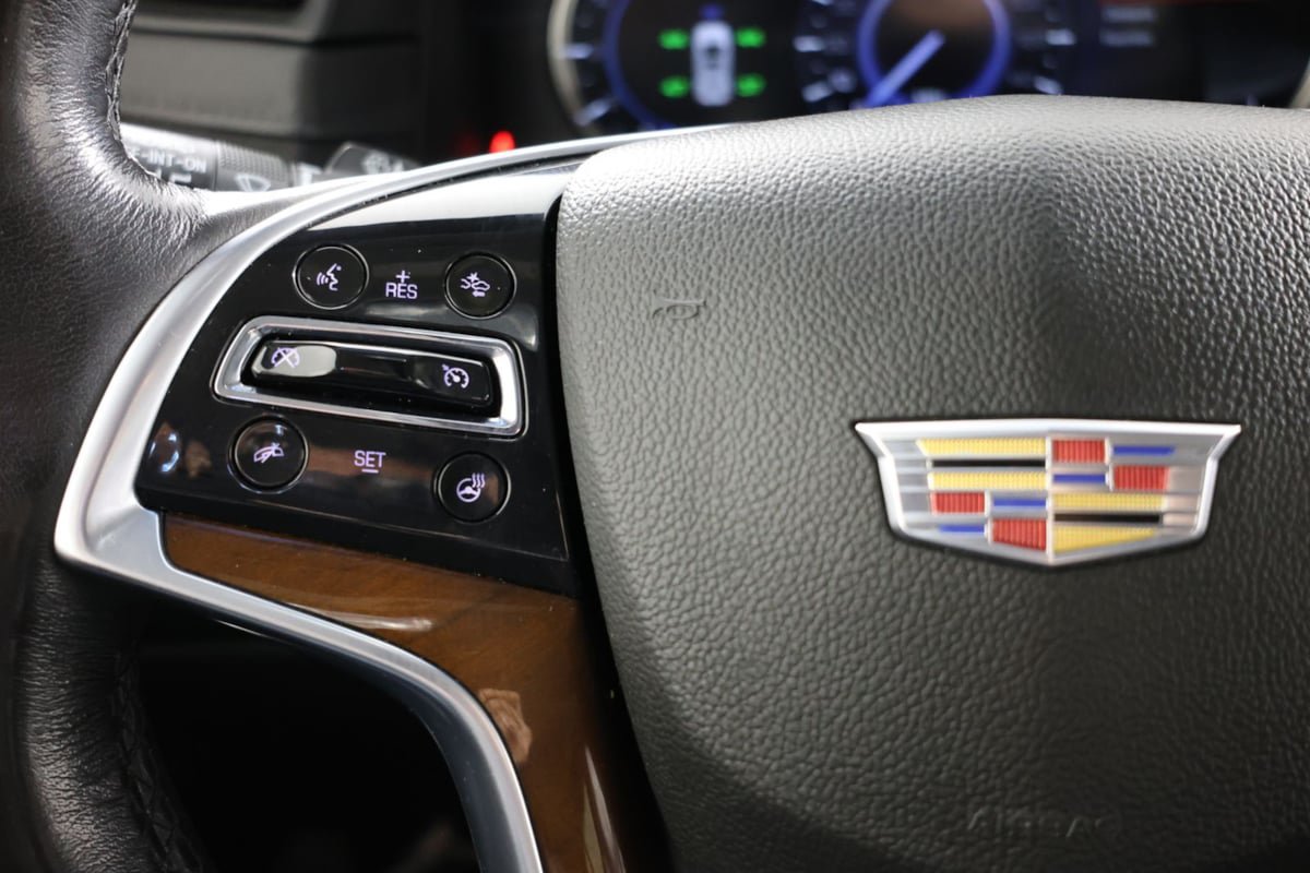 Used 2020 Cadillac Escalade Luxury AWD/4WD image 29