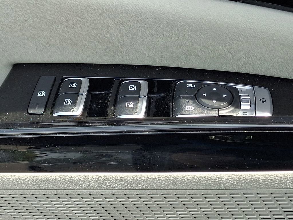Used 2024 Kia Carnival SX FWD image 26