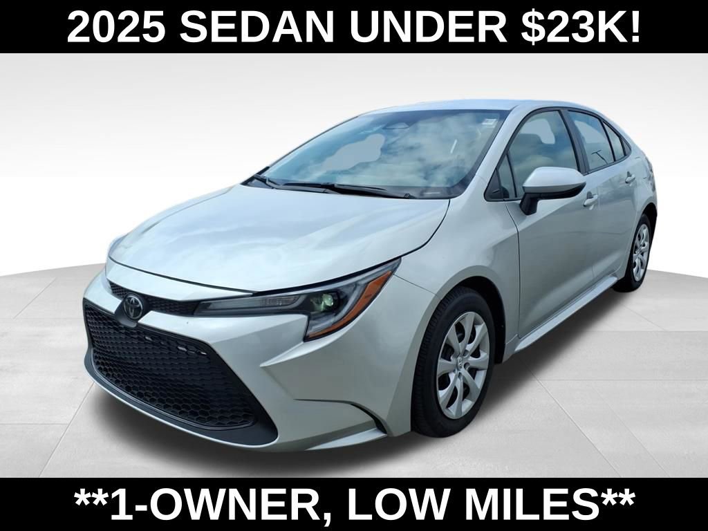 Used 2025 Toyota Corolla LE FWD image 4