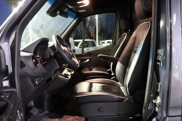 Used 2021 Mercedes-Benz Sprinter 3500 image 23