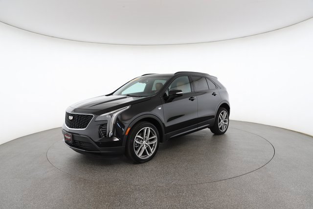 Used 2023 Cadillac XT4 Sport image 2