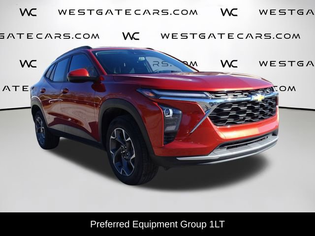 Used 2024 Chevrolet Trax LT w/ Driver Confidence Package image 2