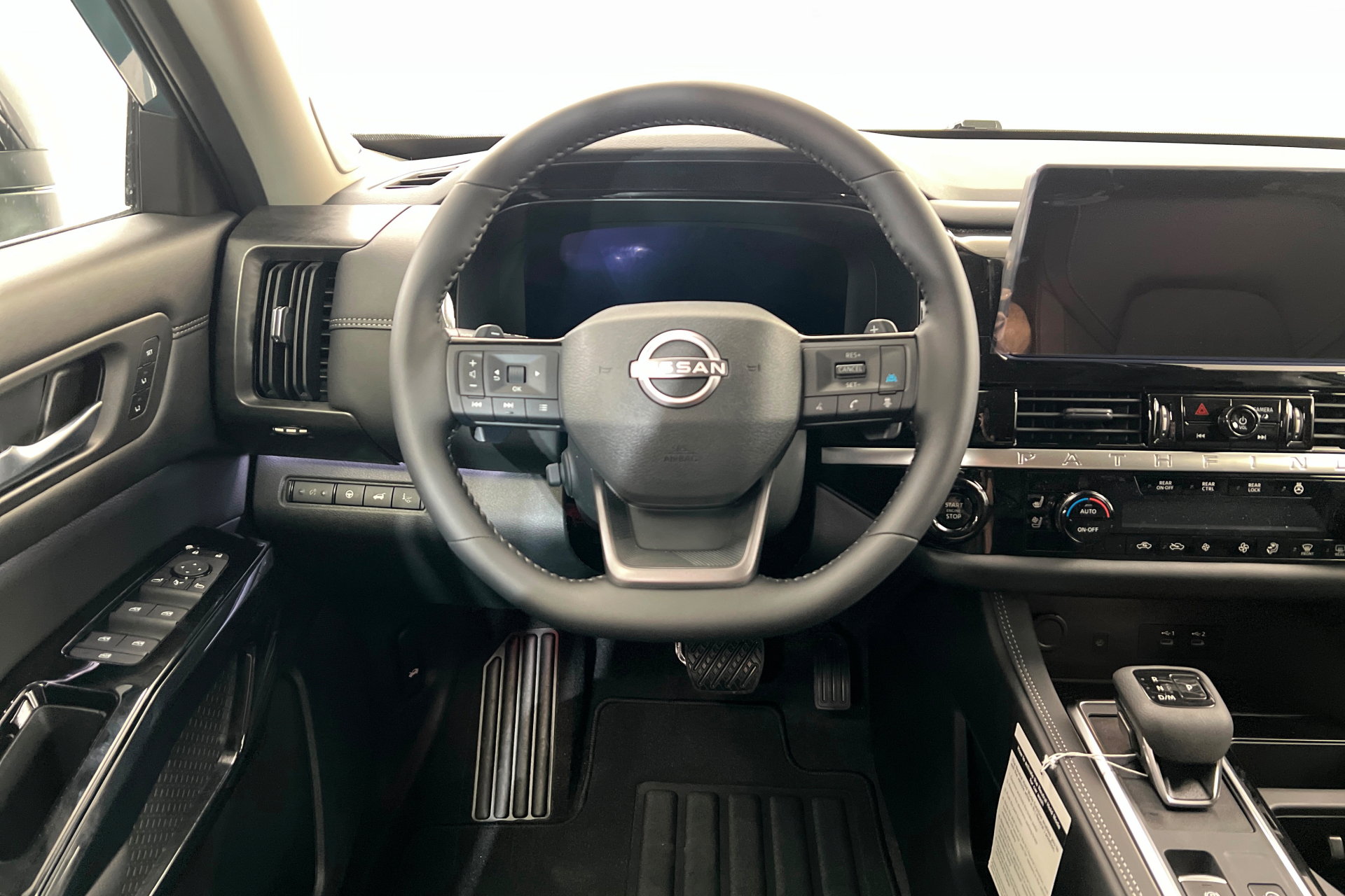 New 2026 Nissan Pathfinder Platinum image 12