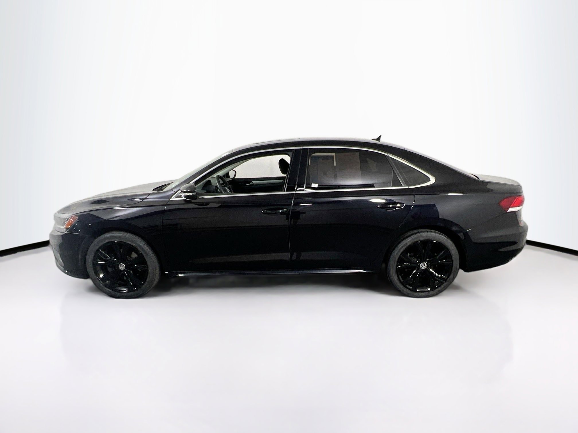 Used 2021 Volkswagen Passat 2.0T SE FWD image 8