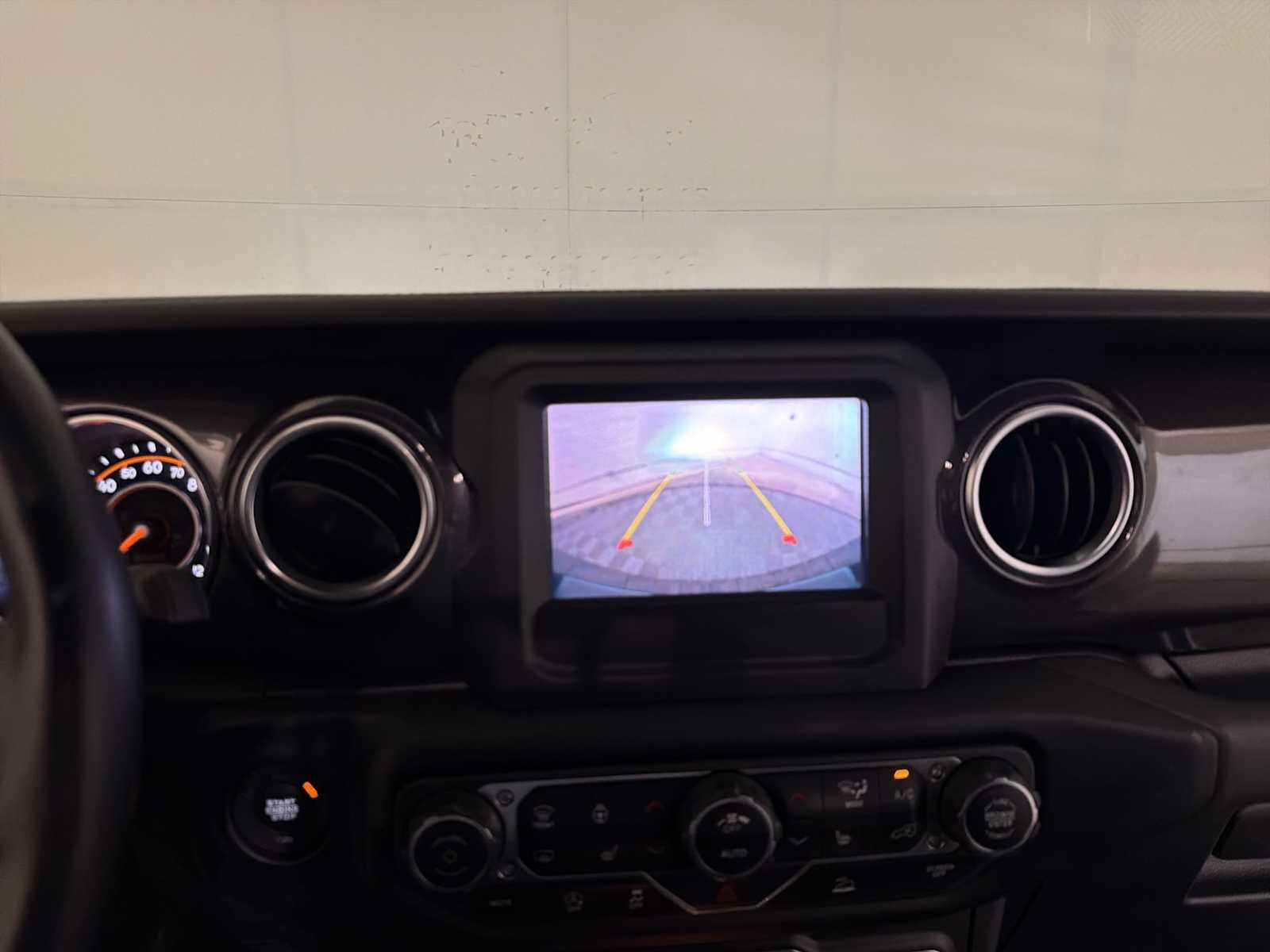 Used 2021 Jeep Wrangler Unlimited Sahara AWD/4WD image 15