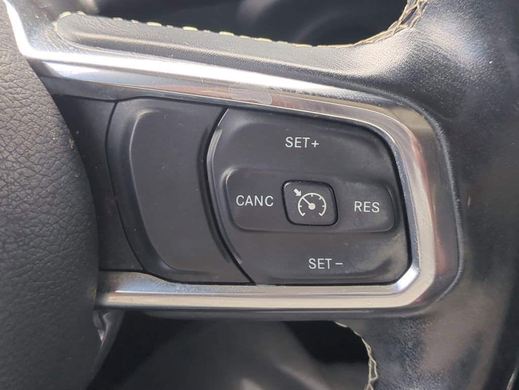 Used 2019 Jeep Wrangler Unlimited Sahara AWD/4WD image 27