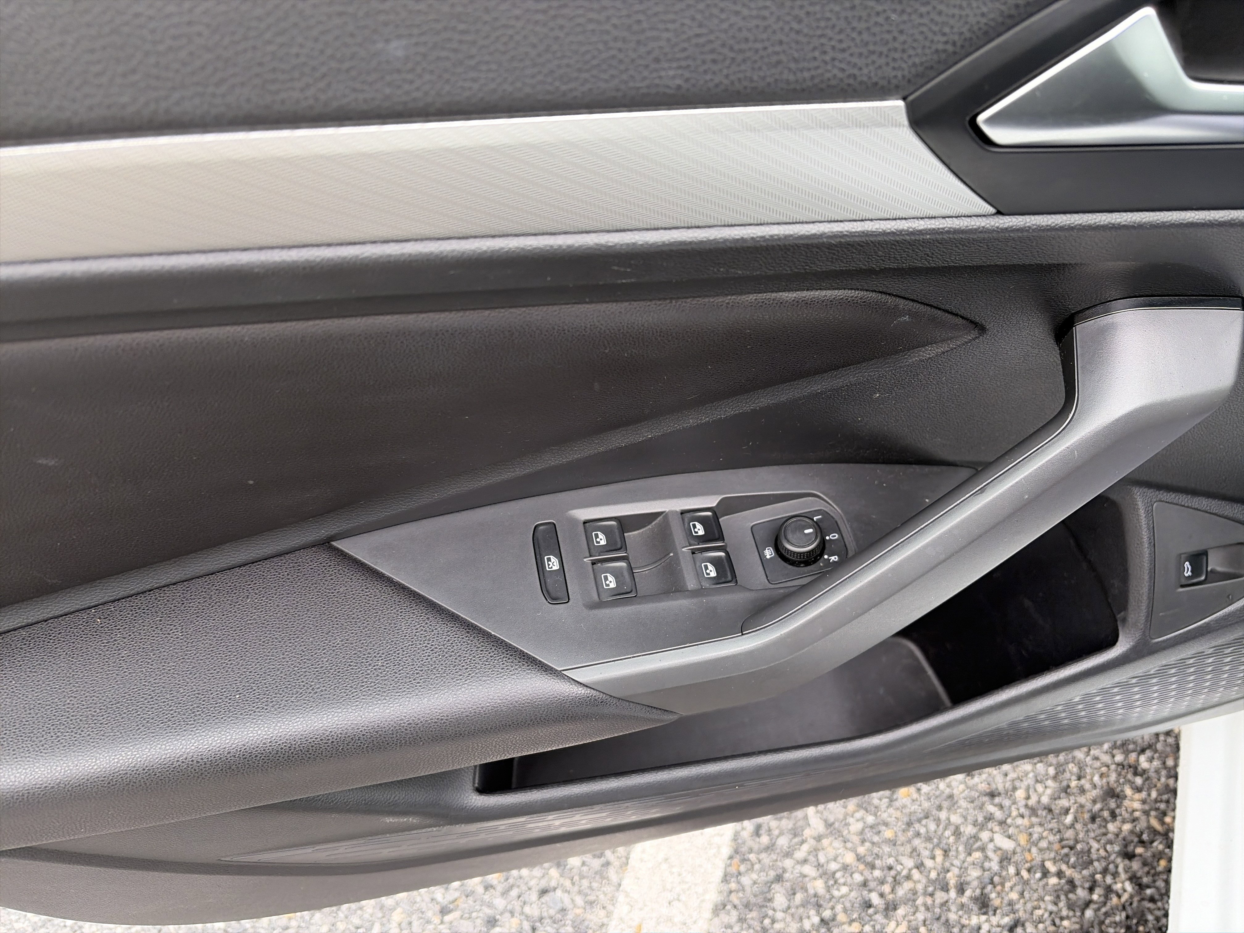 Used 2019 Volkswagen Jetta S w/ Driver Assistance Package image 9