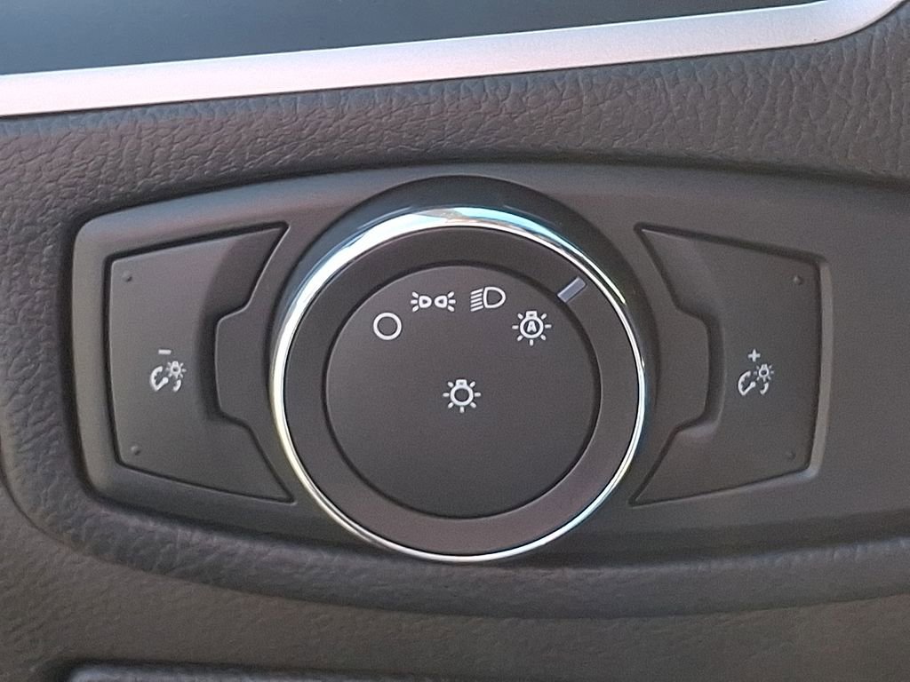 Used 2018 Ford Edge SEL w/ Equipment Group 201A image 23