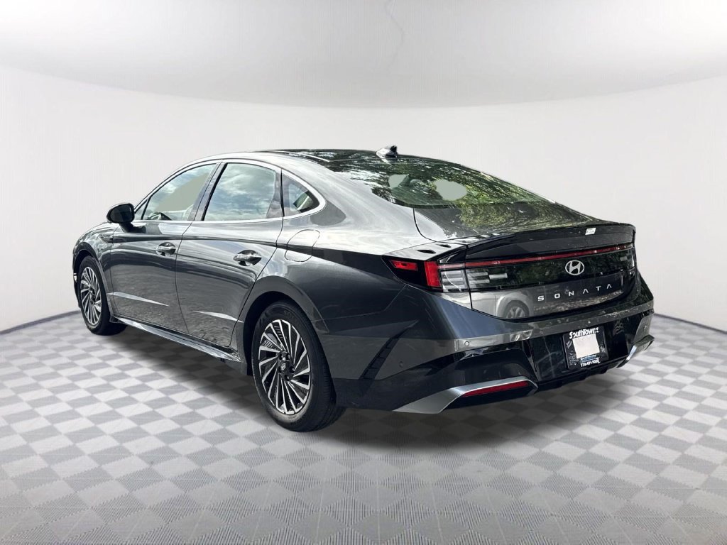 Used 2025 Hyundai Sonata Limited FWD image 7