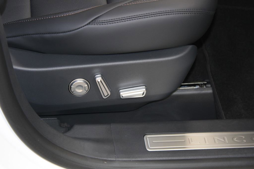 New 2026 Lincoln Nautilus Premier w/ Equipment Group 102A image 27