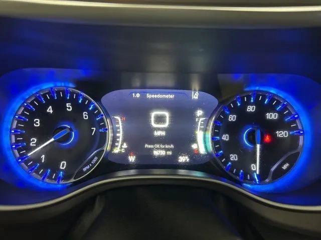 Used 2022 Chrysler Pacifica Touring-L image 25