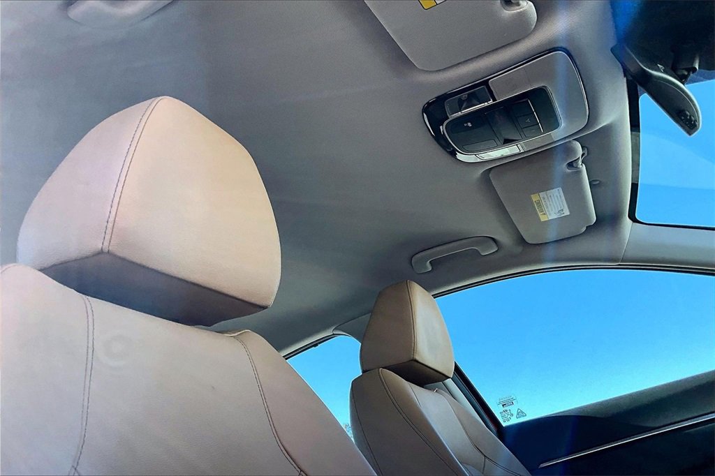 Used 2022 Hyundai Sonata Limited w/ Cargo Package image 13