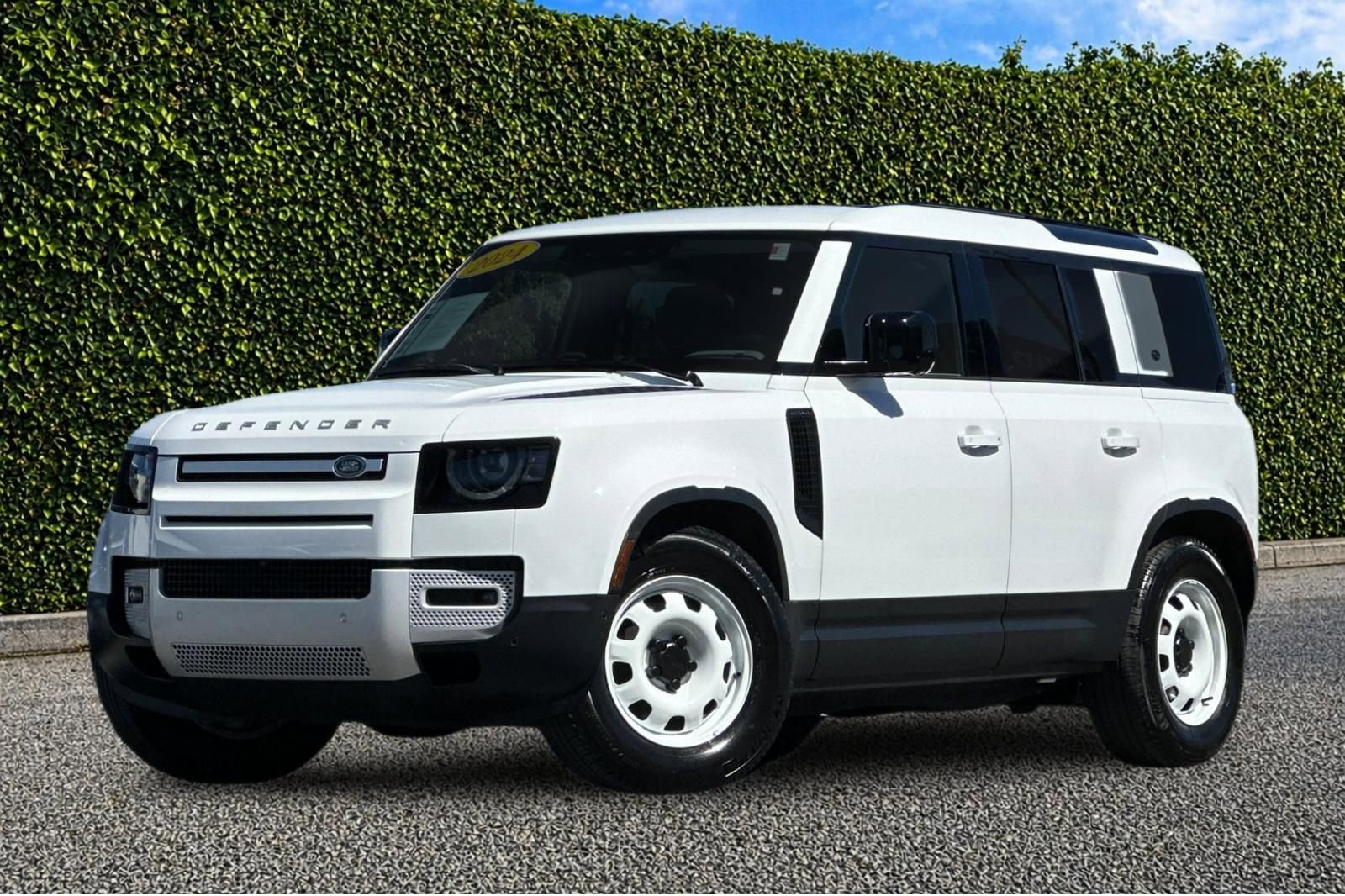 Used 2024 Land Rover Defender 110 S AWD/4WD image 8