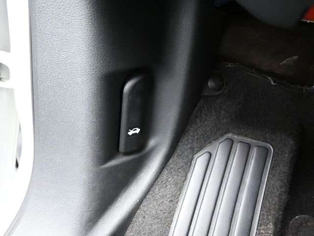 Used 2024 Nissan Pathfinder SV image 32