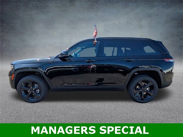 New 2025 Jeep Grand Cherokee Altitude image 7