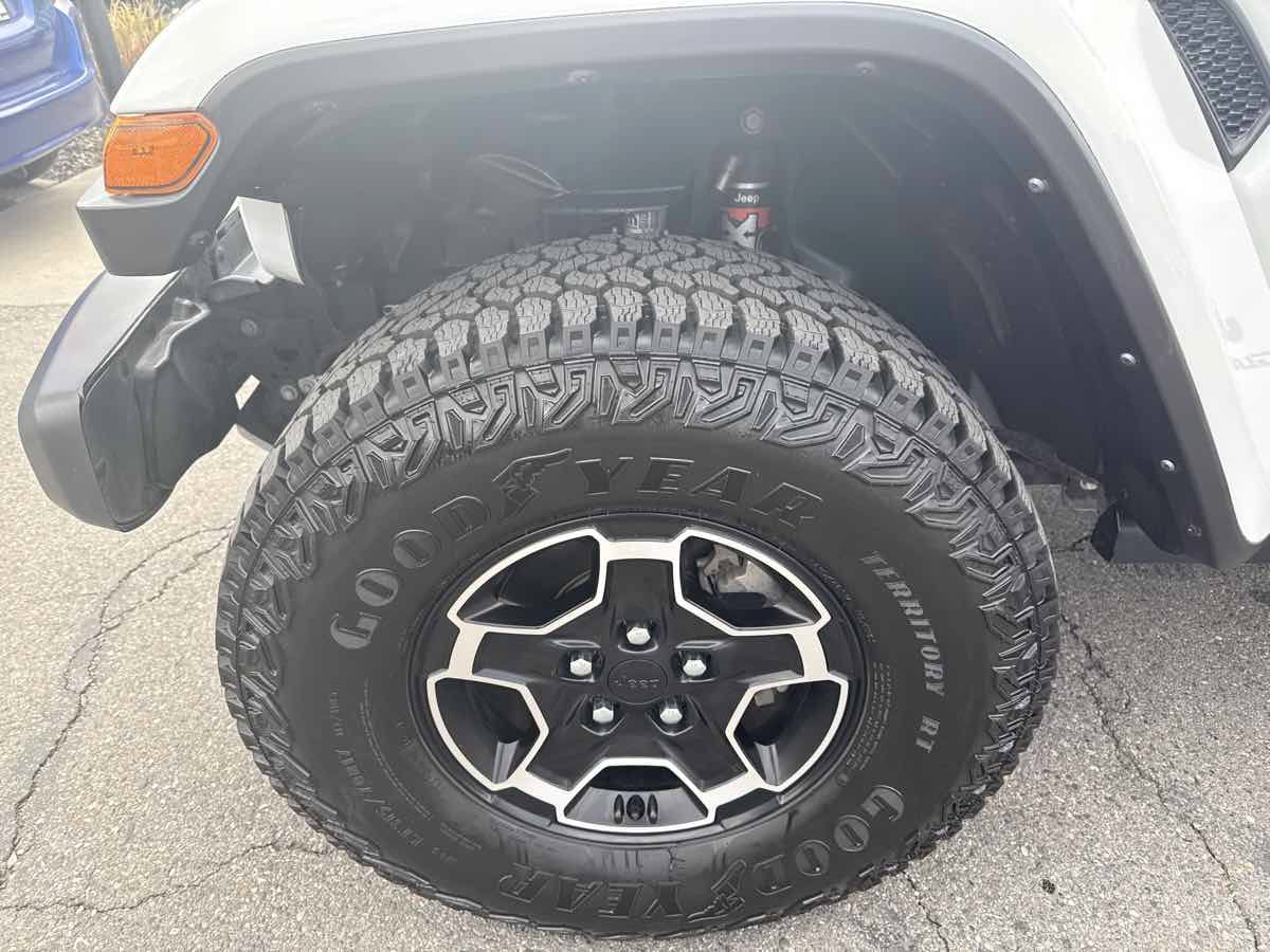Used 2022 Jeep Gladiator Mojave w/ Trailer Tow Package AWD/4WD image 11