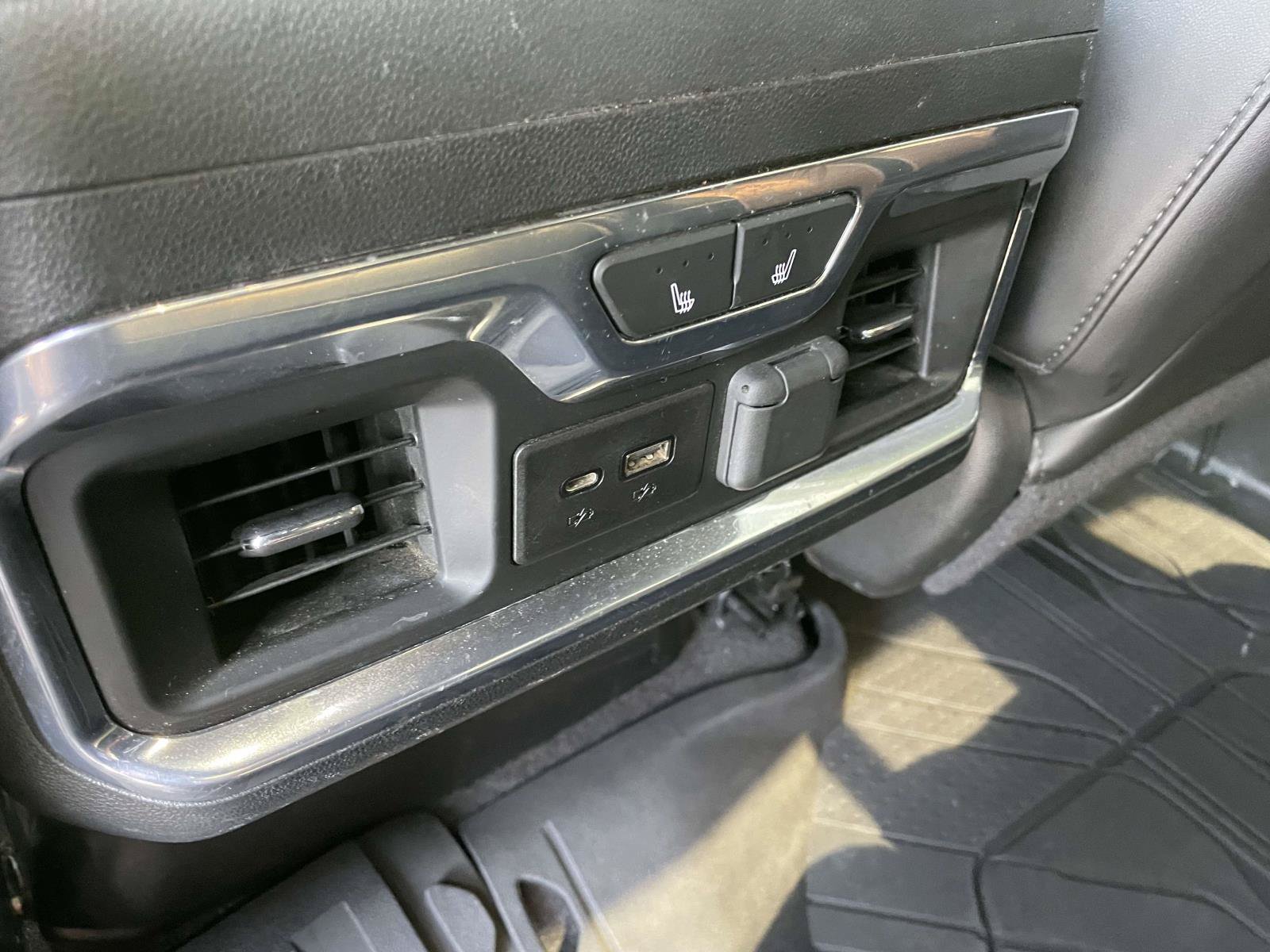 Used 2020 Chevrolet Silverado 2500 High Country w/ Technology Package AWD/4WD image 11