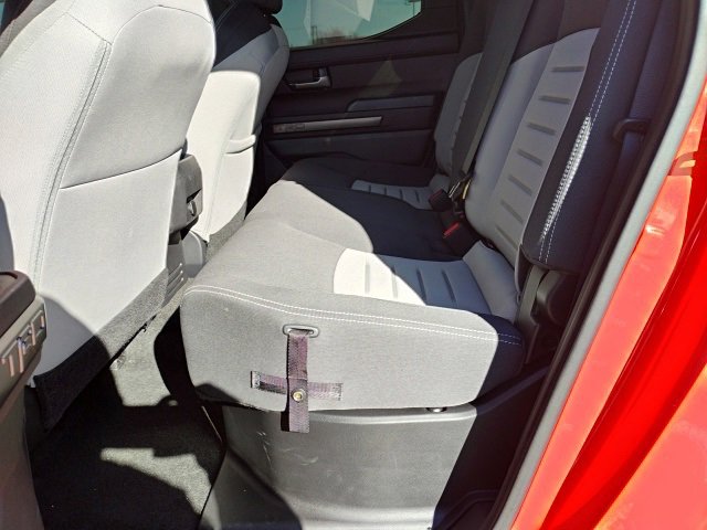Used 2024 Toyota Tacoma TRD Off-Road image 9