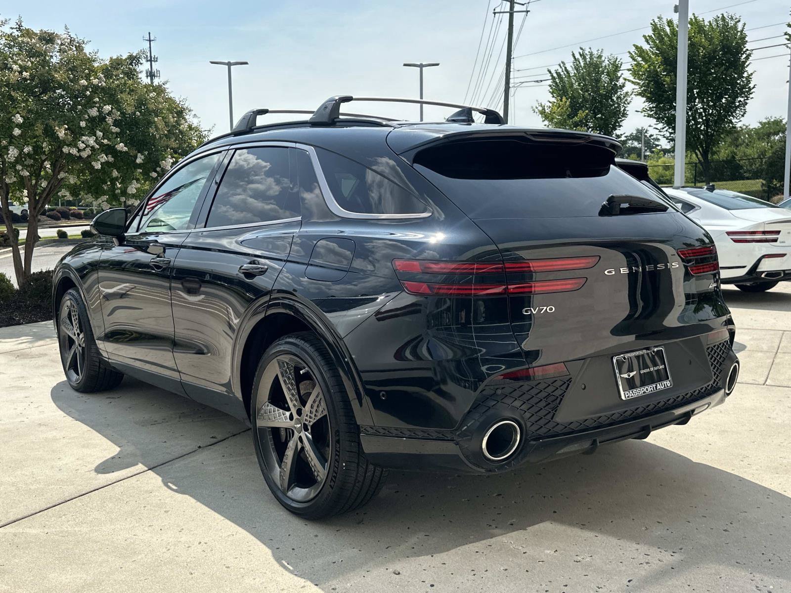 Used 2025 Genesis GV70 2.5T w/ Sport Prestige Package AWD/4WD image 2