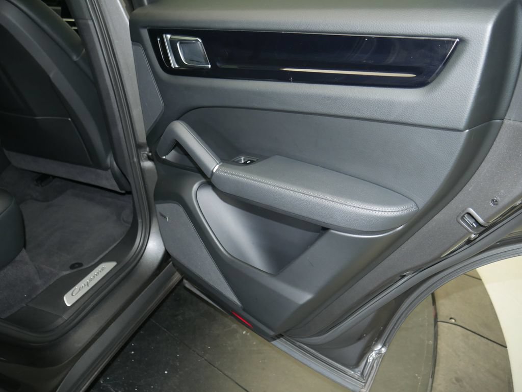 Certified 2021 Porsche Cayenne Coupe AWD/4WD image 25