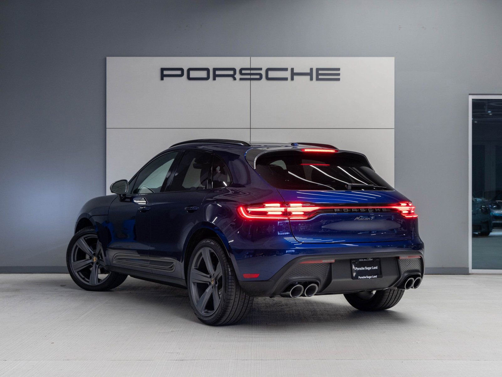 Certified 2026 Porsche Macan Turbo AWD/4WD image 3