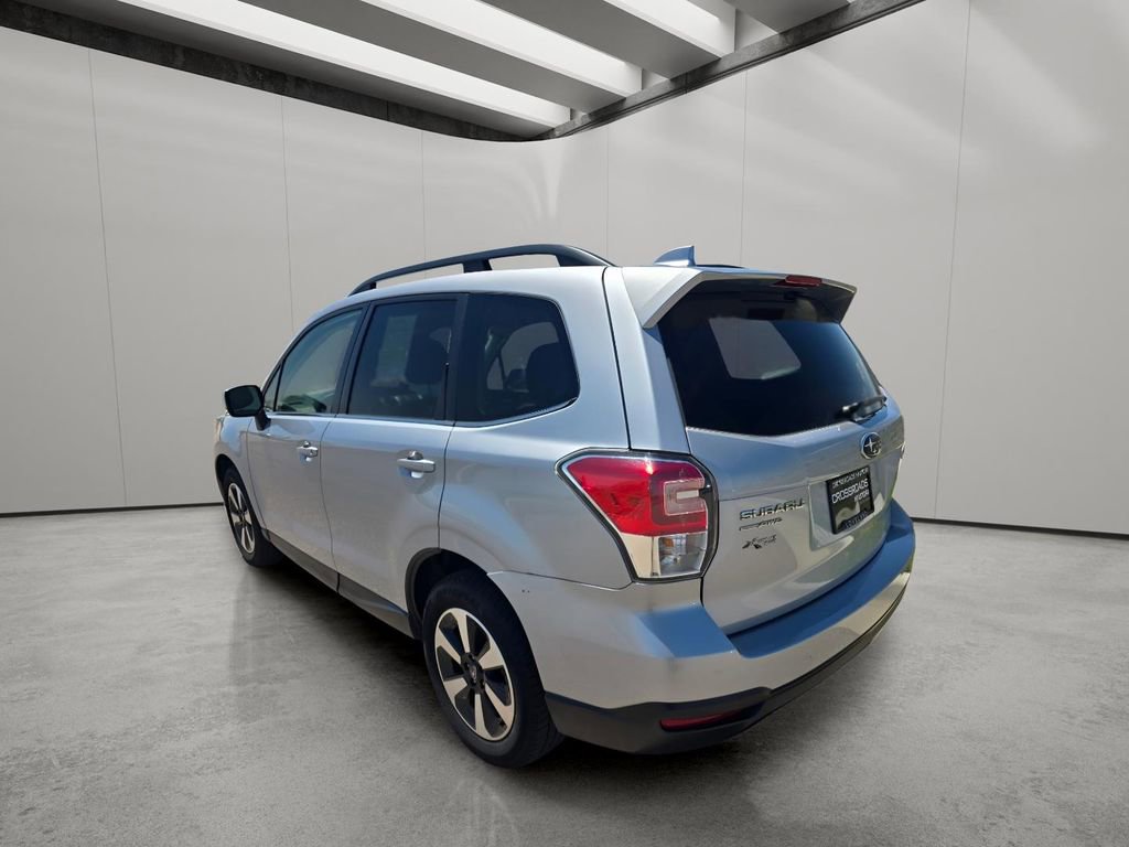 Used 2017 Subaru Forester 2.5i Limited AWD/4WD image 3