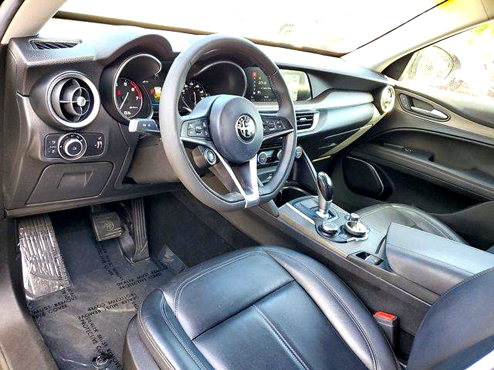 Used 2018 Alfa Romeo Stelvio Ti AWD/4WD image 11
