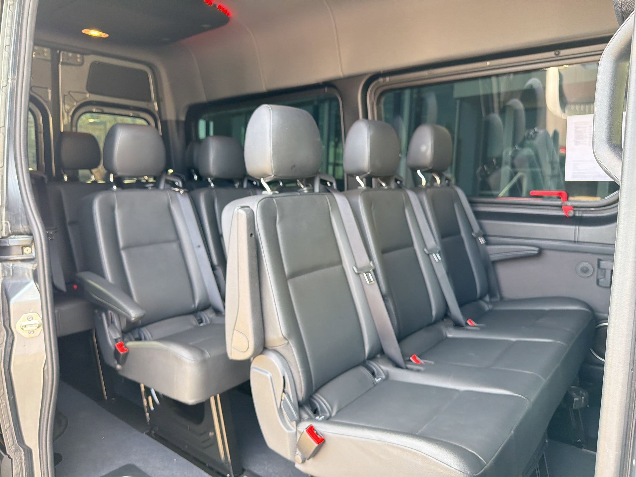 Used 2024 Mercedes-Benz Sprinter 2500 image 28