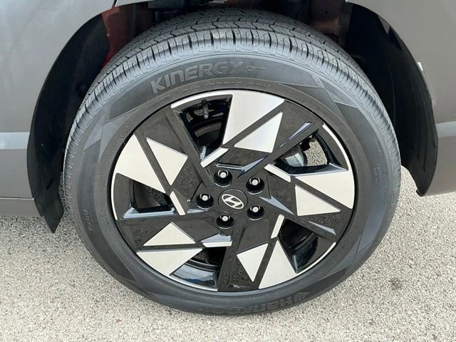Used 2024 Hyundai Kona SEL FWD image 5