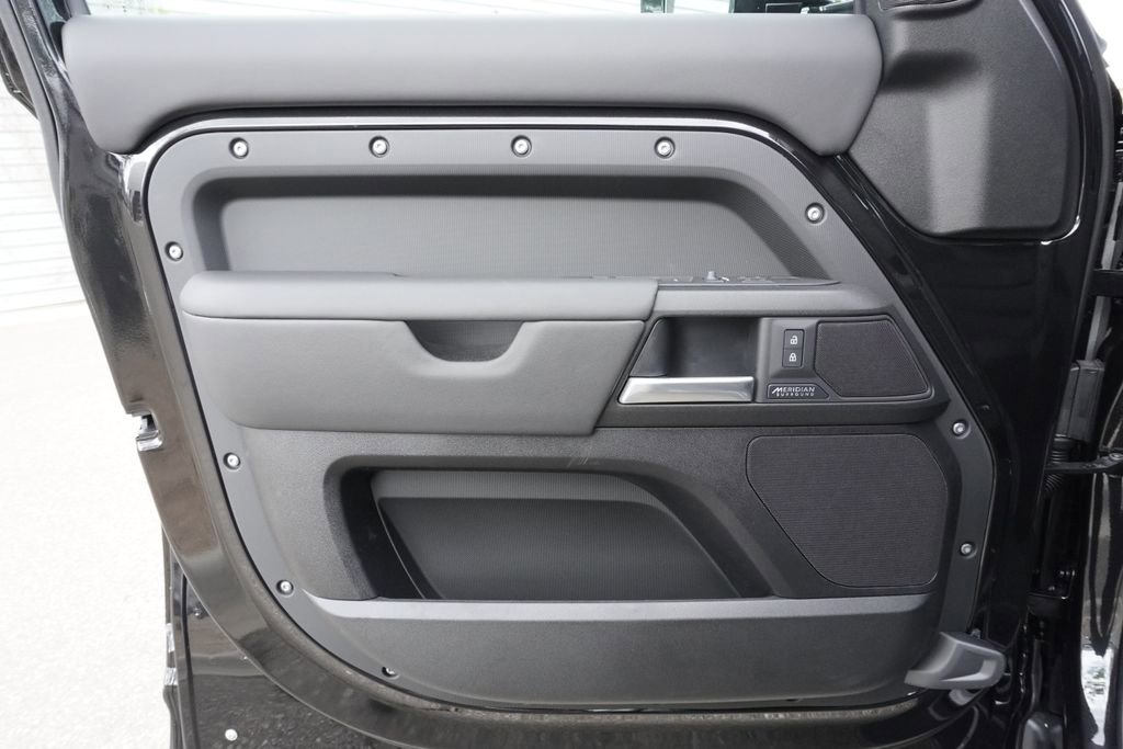 New 2026 Land Rover Defender 110 V8 image 17