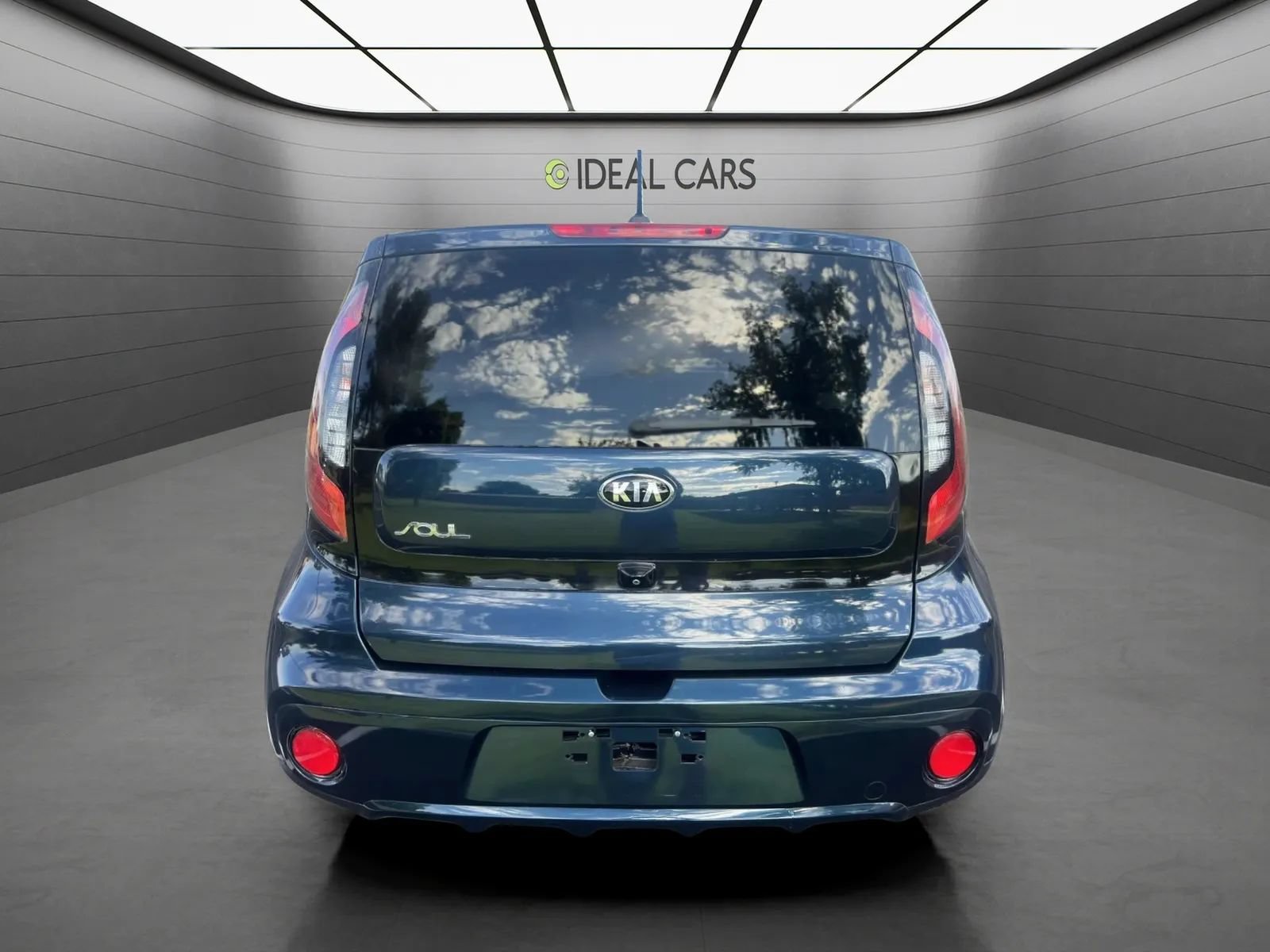 Used 2017 Kia Soul + FWD image 5