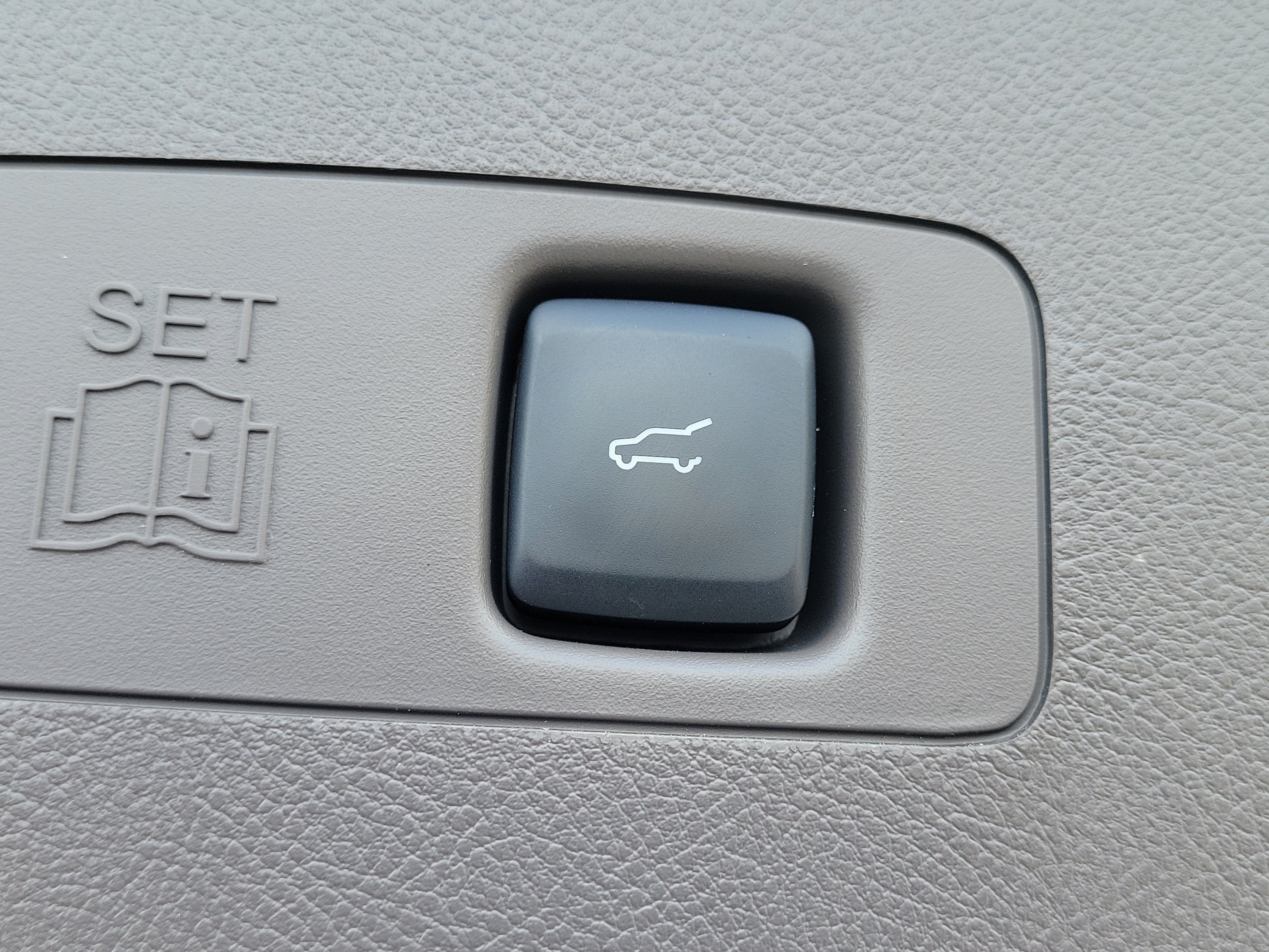 Used 2024 Lincoln Corsair FWD image 7